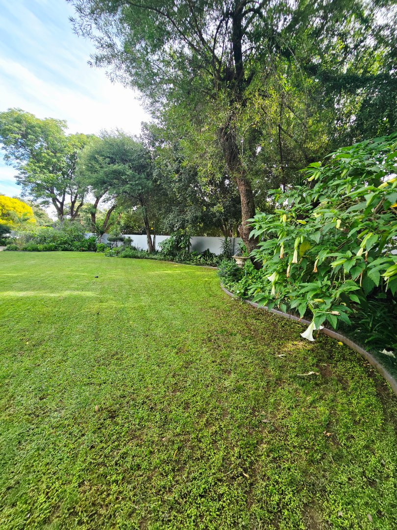 6 Bedroom Property for Sale in Wilkoppies North West